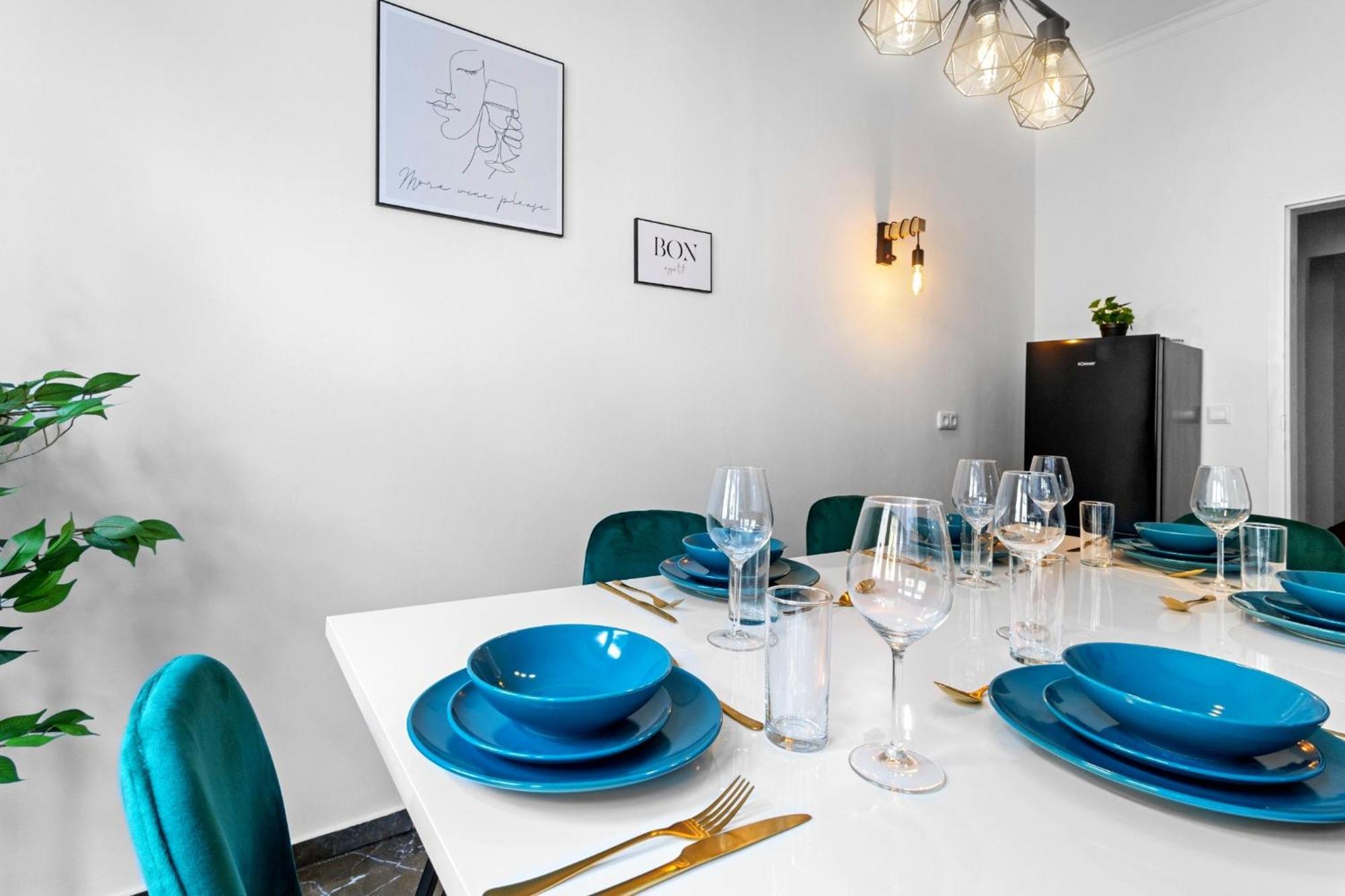 Perfect For 6 Guests! - Zentrale Lage - Free Parking - 3 Schlafzimmer - Netflix - Smart * Essen