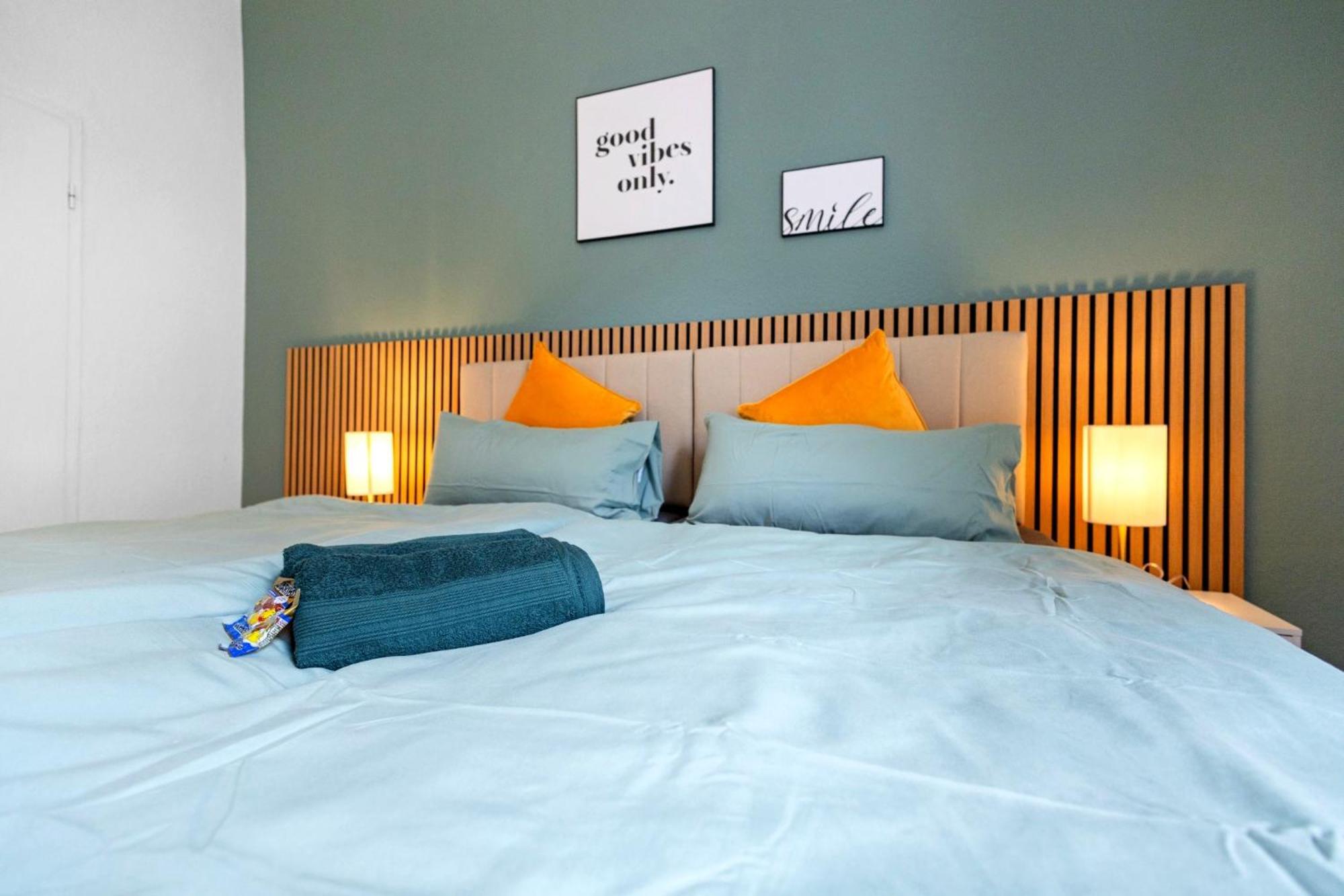Perfect For 6 Guests! - Zentrale Lage - Free Parking - 3 Schlafzimmer - Netflix - Smart